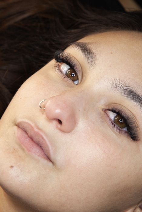 Pestanas e Sobrancelhas