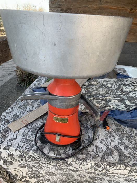 Сепаратор електричний для молока