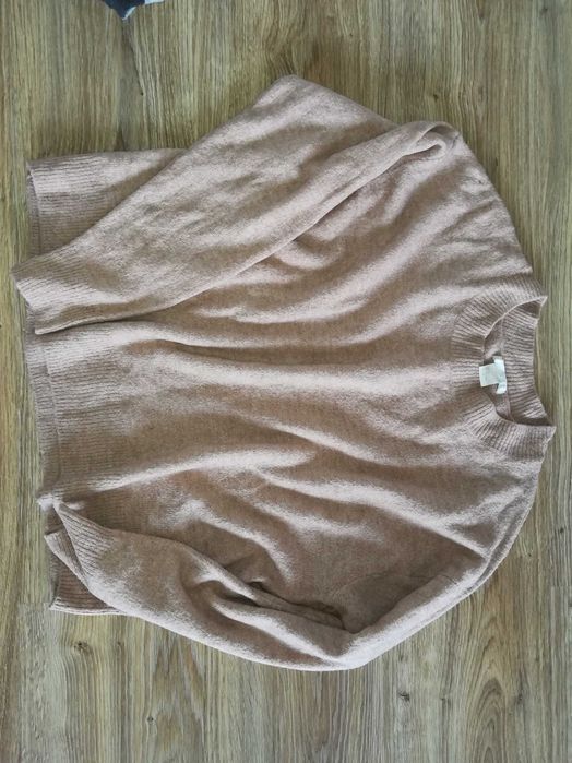 Bezowy ciepły sweterek h&m