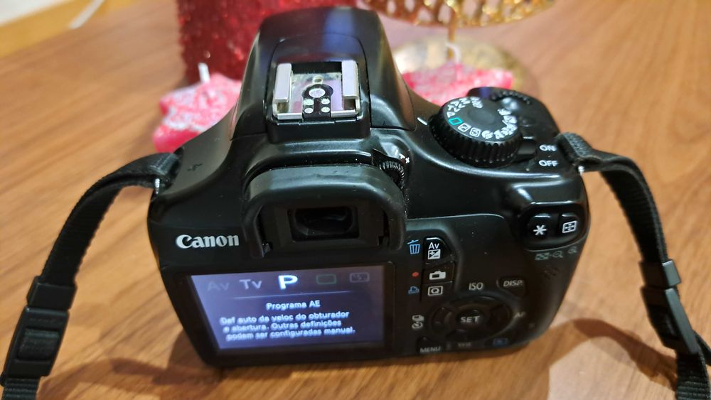 Máquina Fotográfica DLSR CANON EOS 1100D [Só o corpo]