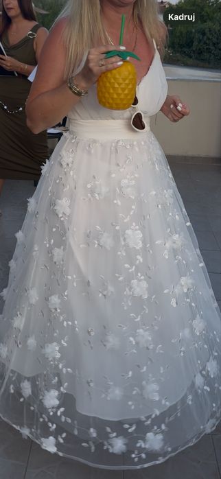 Suknia biaka  panienski slub