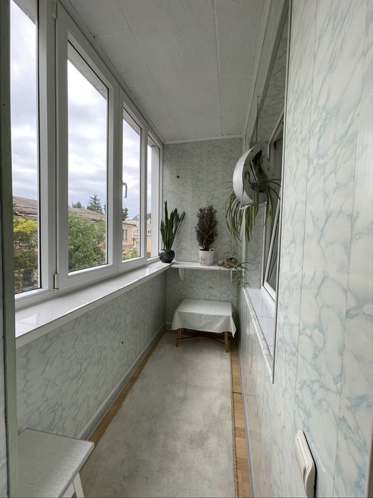 Квартира 3 кімнатна в центрі міста + гараж