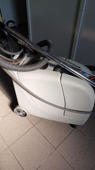 Máquina Limpeza de Carpetes e Estofos