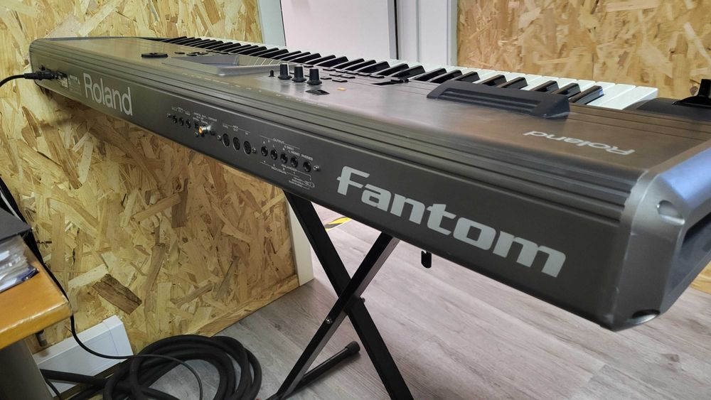 Teclado Roland Fantom 76 teclas