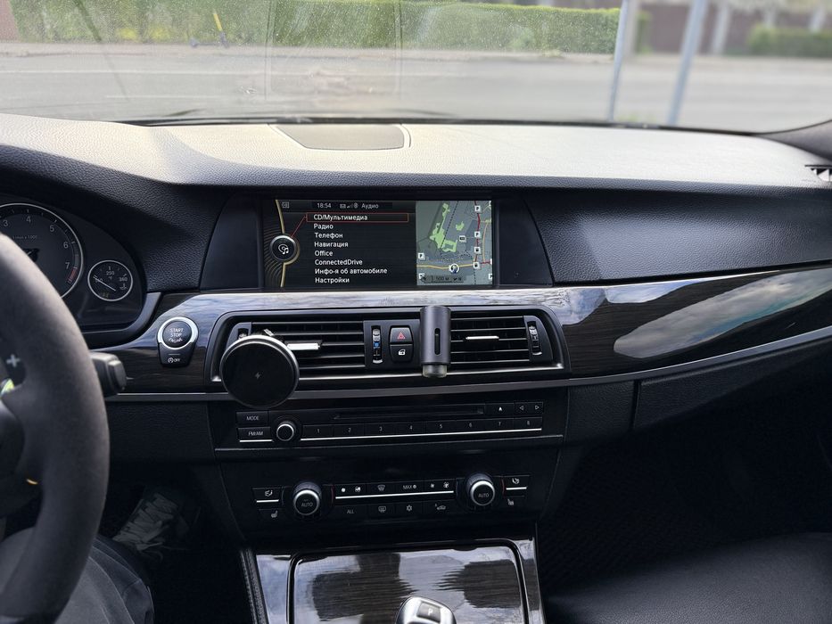 Продаж 535і BMW  2012 рік 3,0 Бензин