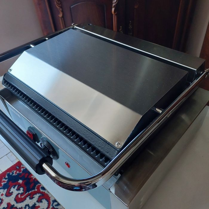 Гриль контактний прижимний професійний Hendi 263655. НОВИЙ!!