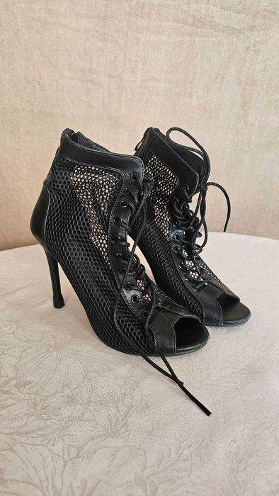 Buty do High Heels z siateczką + ochraniacze na obcasy