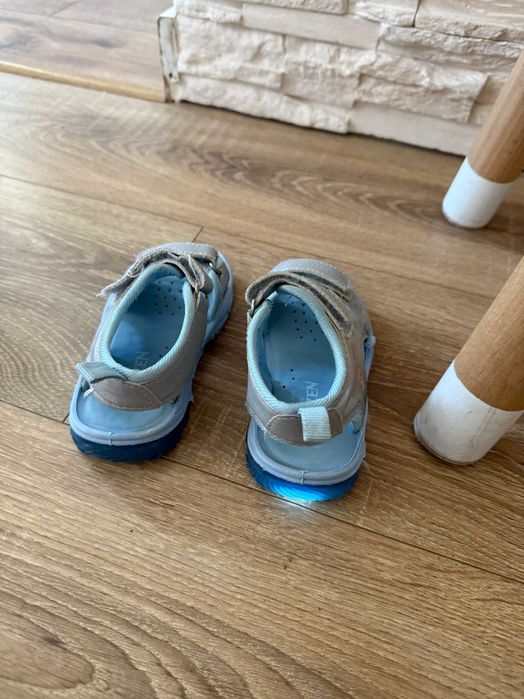 Sandały dla dziewczynki na lato na rzepy niebieskie Elza r.25 Sinsay