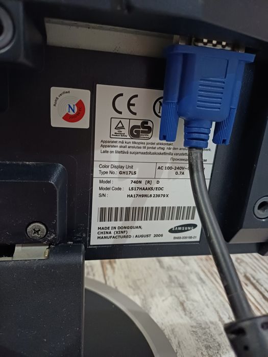 монитор Samsung SyncMaster 740N