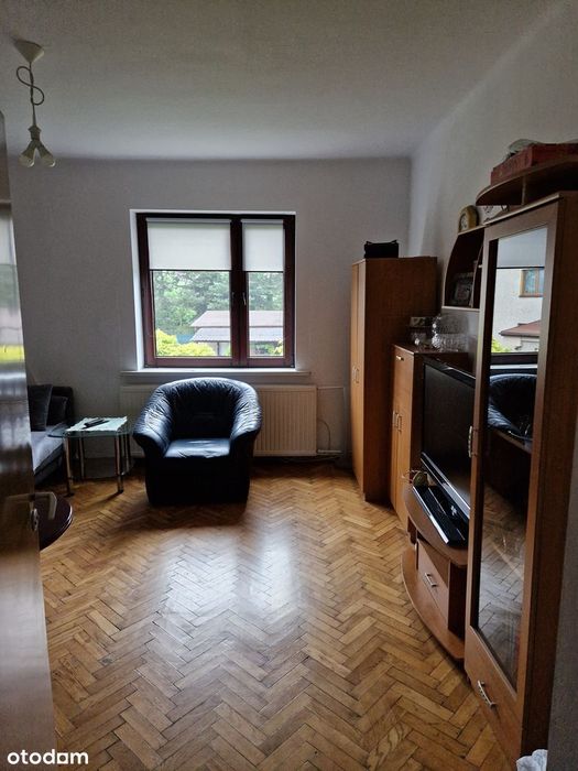 Dom z piwnicą , garażem i dużym ogrodem
