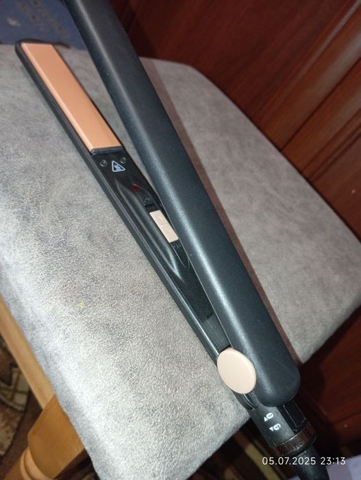 Продаю випрямляч для волосся Haarglatter 32 Вт
Стан: новий, користувал