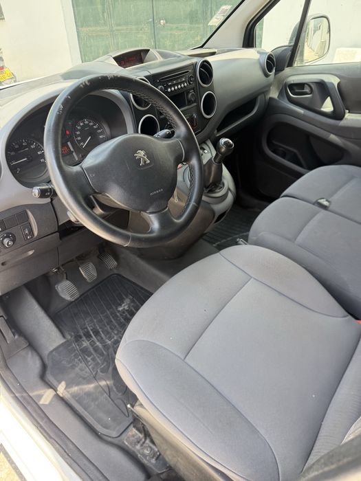 Carrinha usada impecavel revisao feita recentemente , muito economica
