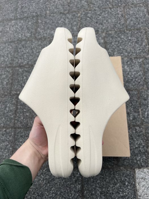 Adidas Yeezy Slide Bone klapki beżowe comfy viral streetwear 43