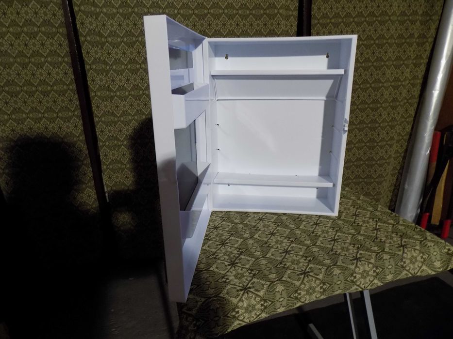 Sprzedam nową szafkę łazienkową