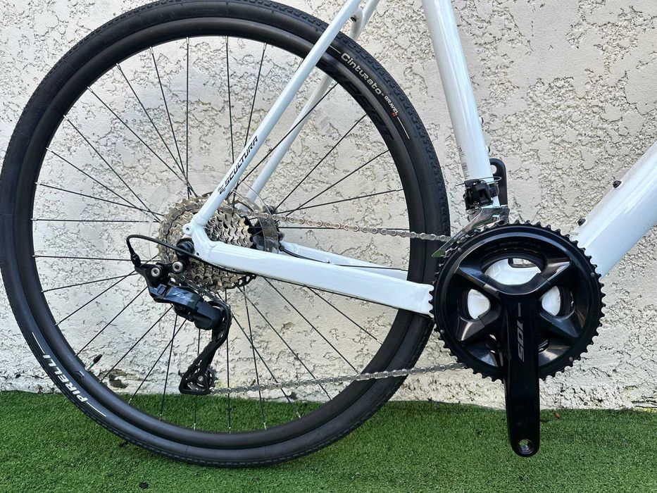 У продажу шосе/ендюранс велосипед з електро помічником Merida