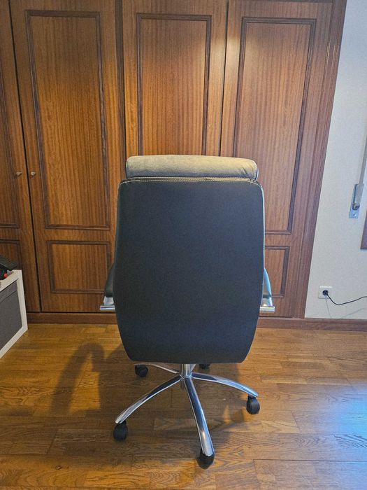 2 cadeiras de escritório