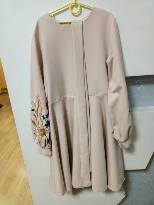 Дівчачі сукні р. 146