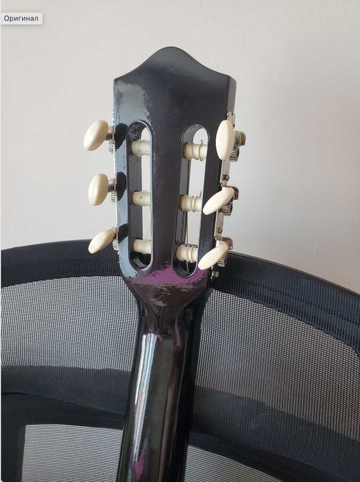 классическая гитара черная с вырезом полноразмерная