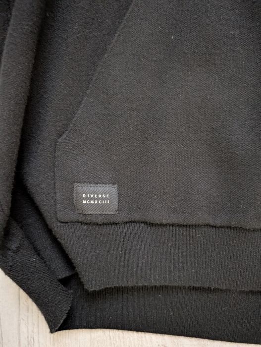 Nowy sweter z kapturem Diverse rozmiar XL