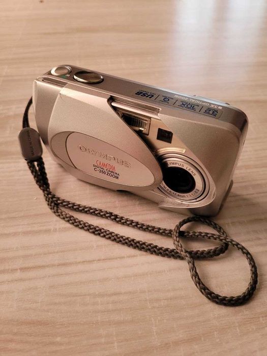 Мега комплект Y2K Olympus C-350 Zoom + 3 xD (256MB/64MB/16MB)  холдери