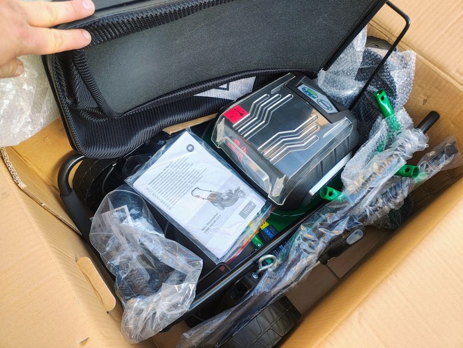 Газонокосарка акумуляторна потужна 40см шир