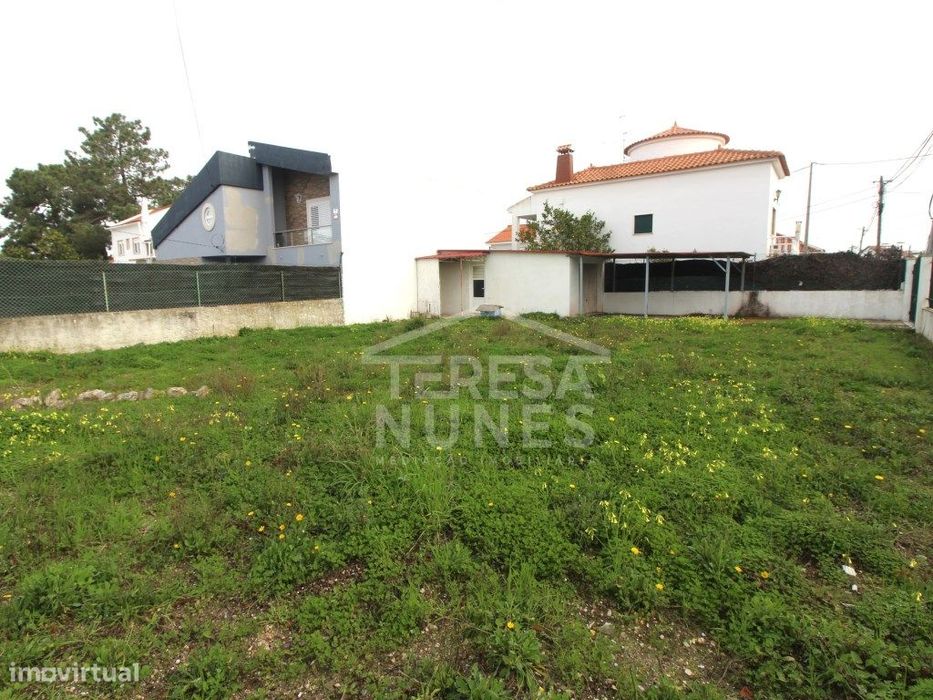 TERRENO URBANO 298m2 - Construção de prédio — Quinta do Conde, Setúbal