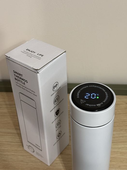 Bidon z wyswietlaczem led