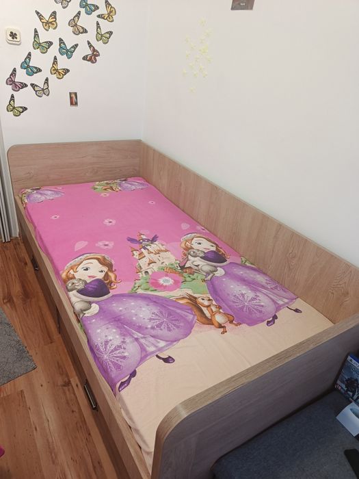 Łóżko jednoosobowe