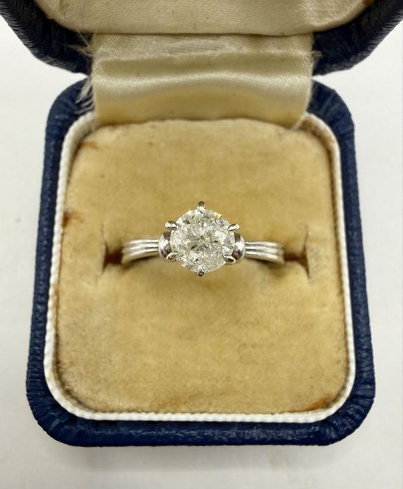 Złoty pierścionek z diamentem 0,60ct