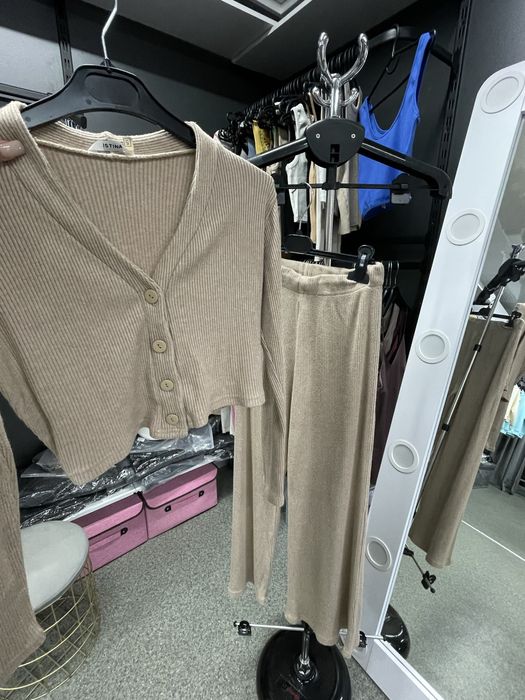 Стильний трикотажний костюм (кардиган + штани)