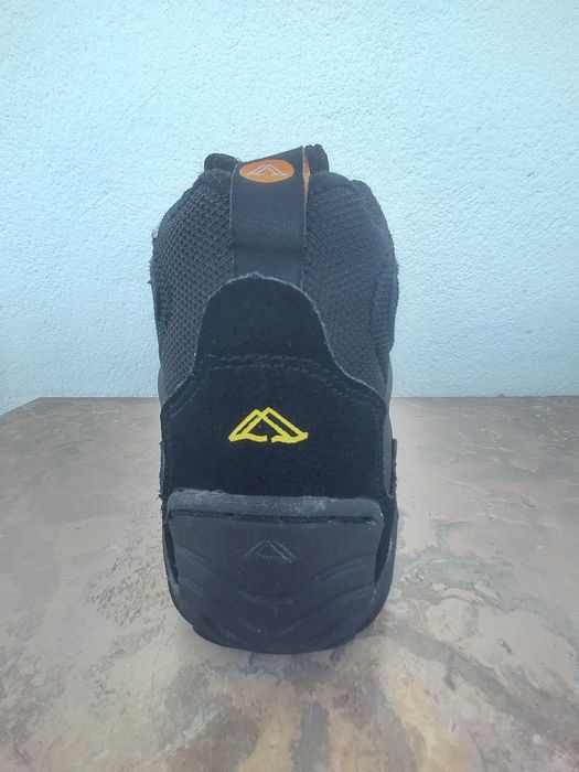 Botas Rockland como Novas