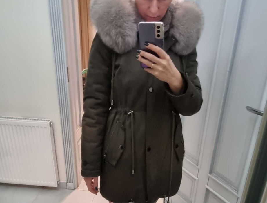Продам жіночу парку з натуральним хутром