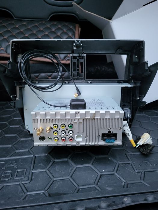 Штатна магнітола Toyota Land Cruiser Prado 150 (2018 р.)

Оригінальна