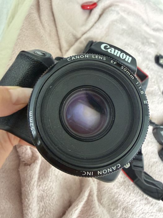 Canon EOS 1300D + 18-55 IS + 50mm f/1.8 + akcesoria – zestaw