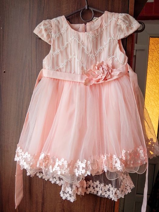 Пишне платтячко для дівчинки