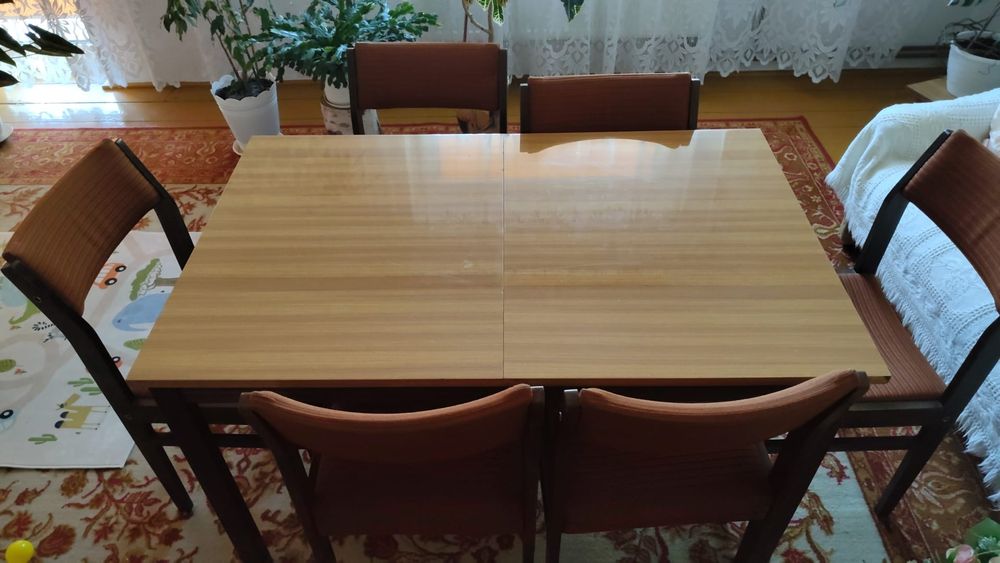 Sprzedam stół + 6 krzeseł