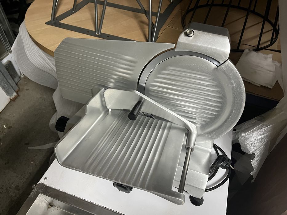 Fiambreira com disco de 25cm de diametro