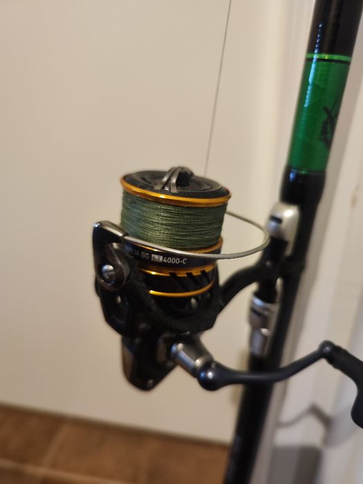 Cana de Pesca "Fuji" 6m + Carreto "Ninja"