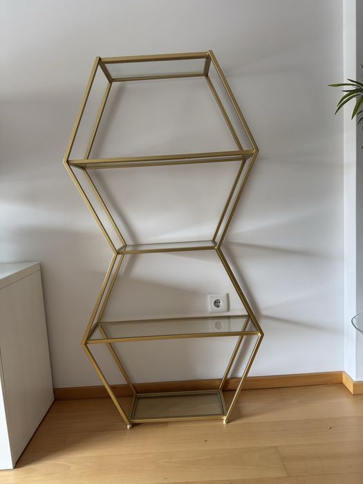 Estante metalica dourada
