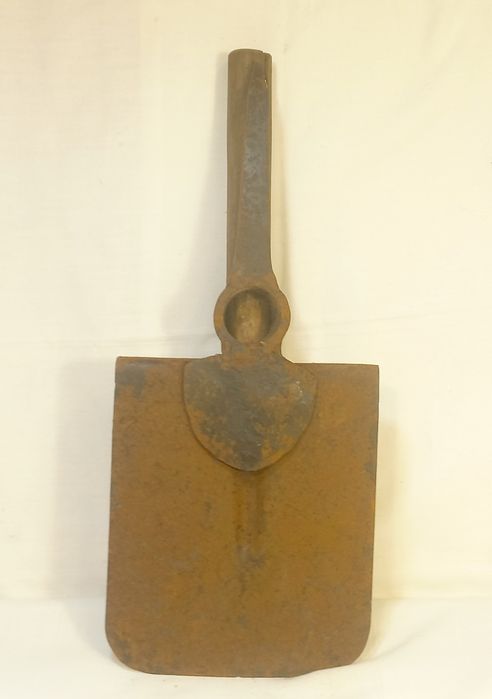 Ferramenta militar muito antiga.