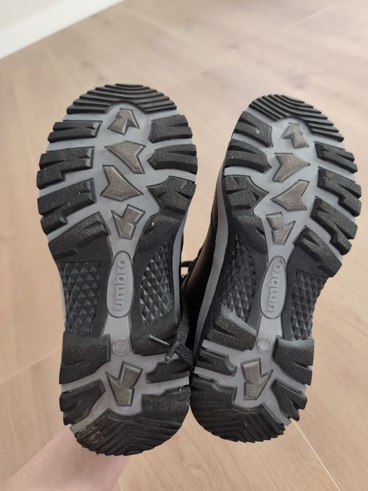 Jesienne zimowe nieprzemakalne buty Umbro rozm.33.5