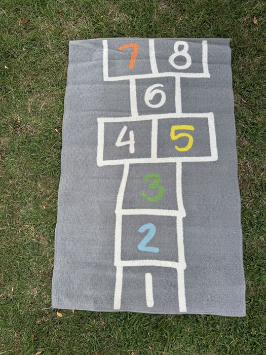 Carpete ikea Jogo da Macaca