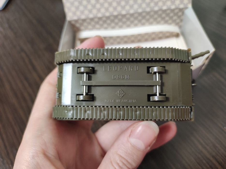 Leopard 256 roco minitanks HO №256