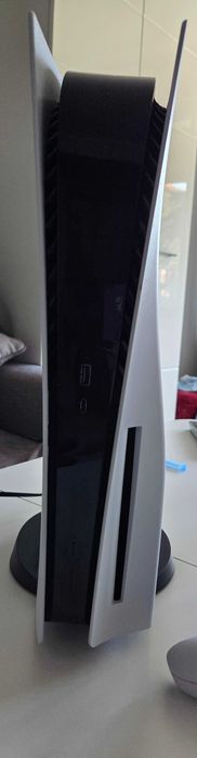 Syndyk sprzeda konsolę Playstation 5 PS5 C