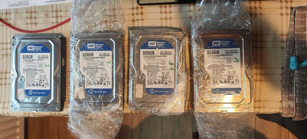 HDD 320GB WD Western Digital WD3200AAKS SATA 8MB 3.5 cala 4 sztuki