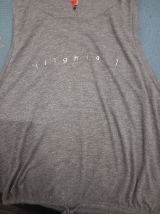 Camisola/top para adolescente sem mangas e com carapuço da bershka