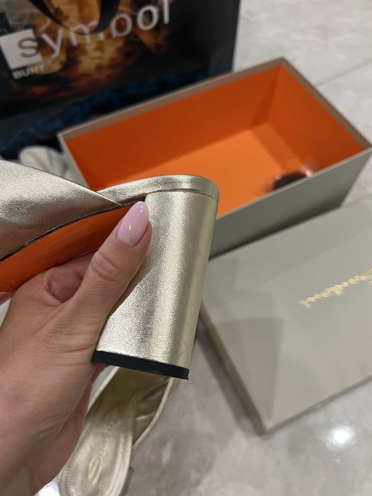 Босоножки Santoni!