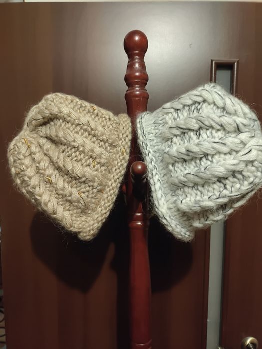 Шапки жіночі, теплі.