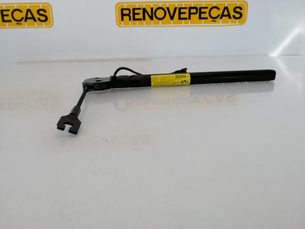 Encaixe de cinto frente direito RENAULT Clio III (BR0/1, CR0/1)