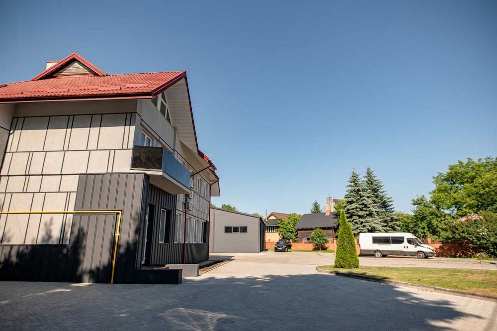 Продаж офісно-складського приміщення з земельною ділянкою у Львові